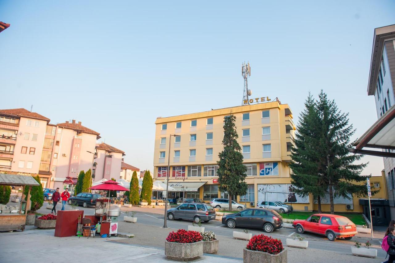 Prenociste "Nacional" Hotel Prnjavor Exterior foto